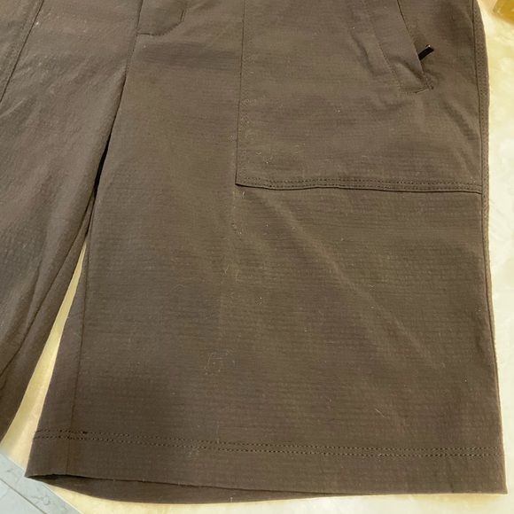 Athleta Trekkie Bermuda 2.0 Shorts Black Ripstop Stretch Athletic Hiking, Sz 2 - Picture 4 of 14